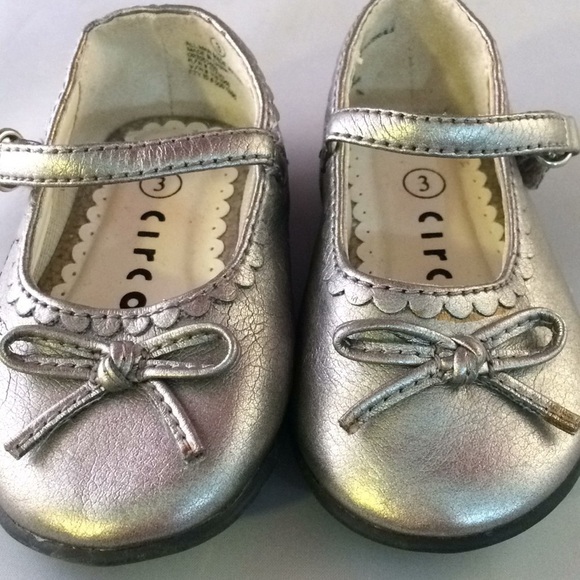 CIRCO Metallic Gold Baby Shoes size 3 Corcoran - Picture 8 of 8